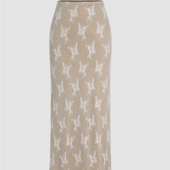 White 2 piece set - Picture 3 of 3